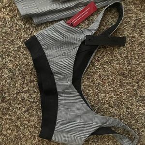 Sports bra and leggings from Carbon 38